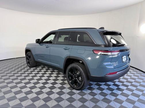 Steel Blue 2026 Jeep Grand Cherokee Limited 4x2