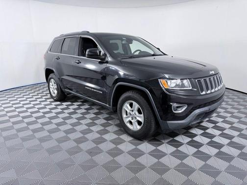 Brilliant Black Crystal Pearlcoat 2016 Jeep Grand Cherokee Laredo