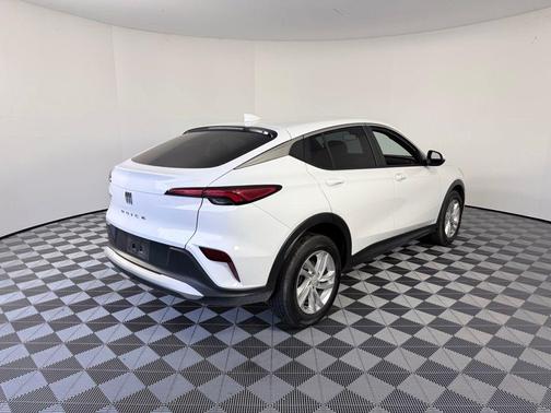 Summit White 2025 Buick Envista Preferred