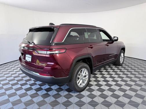 Velvet Red Pearlcoat 2026 Jeep Grand Cherokee Laredo X 4x4