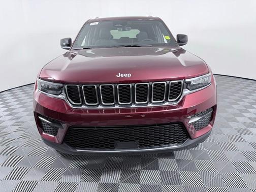 Velvet Red Pearlcoat 2026 Jeep Grand Cherokee Laredo X 4x4