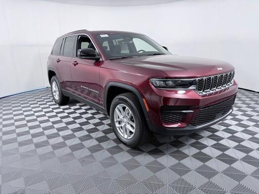 Velvet Red Pearlcoat 2026 Jeep Grand Cherokee Laredo X 4x4