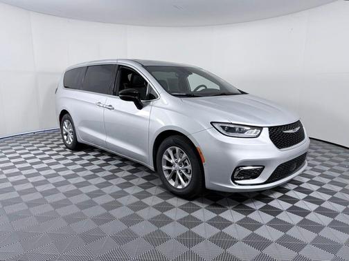 Silver Mist 2026 Chrysler Pacifica Limited