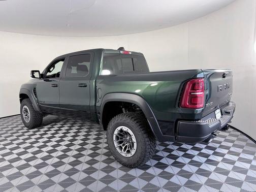 Serrano Red 2026 RAM 1500 RHO