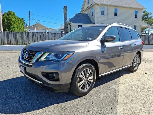 2019 Nissan Pathfinder SV