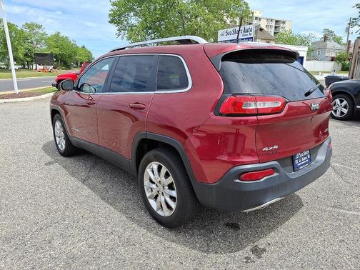 Deep Cherry Red Crystal Pearlcoat 2017 Jeep Cherokee Limited