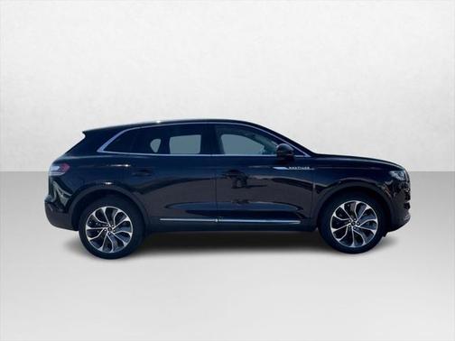2021 Lincoln Nautilus Reserve