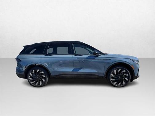 2025 Lincoln Nautilus Reserve