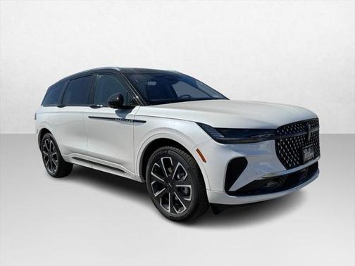 2025 Lincoln Nautilus Reserve