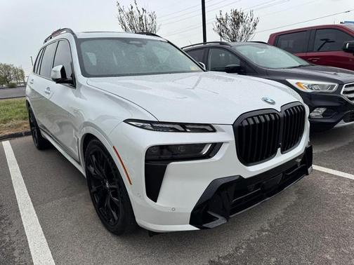 Mineral White Metallic 2024 BMW X7 xDrive40i