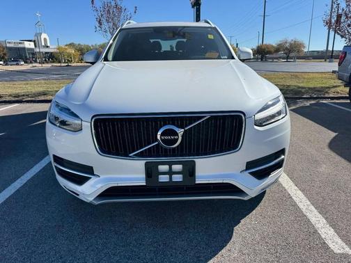 2019 Volvo XC90 T5 Momentum