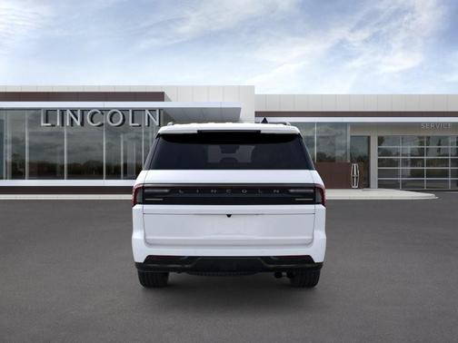 PRISTINE WHITE METALLIC 3C 2026 Lincoln Navigator Reserve