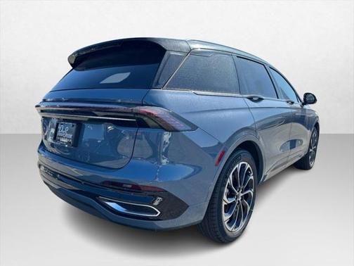 2025 Lincoln Nautilus Reserve