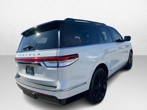 2022 Lincoln Navigator Black Label
