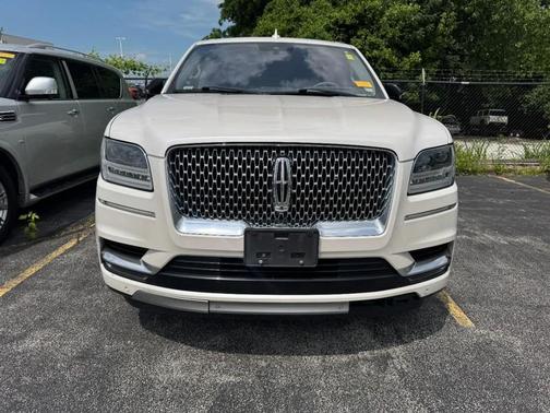 WHITE PLATINUM TRI-COAT MET 2018 Lincoln Navigator L Reserve