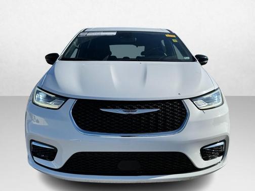 2025 Chrysler Pacifica L