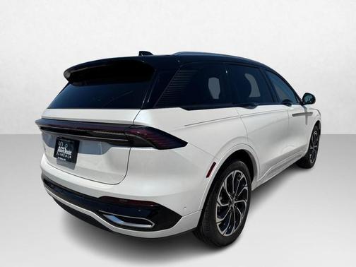 WHITE PLATINUM MET 3C 2024 Lincoln Nautilus Reserve