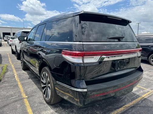 INFINITE BLACK 2022 Lincoln Navigator Reserve