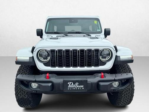 Bright White Clearcoat 2025 Jeep Wrangler Rubicon