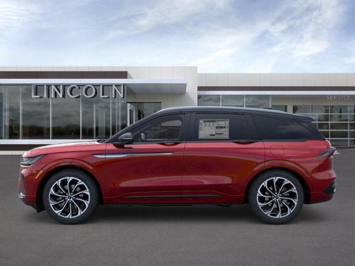 RED CARPET MET CC 2025 Lincoln Nautilus Reserve