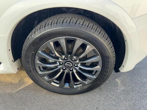 2024 Nissan Armada Platinum 4WD