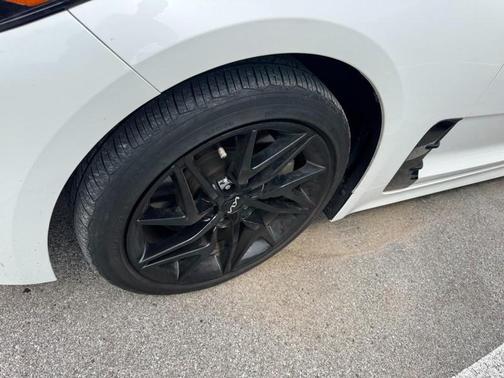 Snow White Pearl 2022 Kia Stinger GT-Line