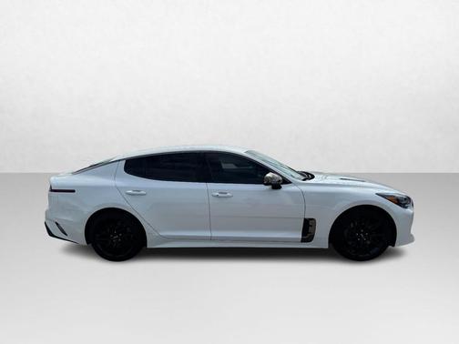 Snow White Pearl 2022 Kia Stinger GT-Line