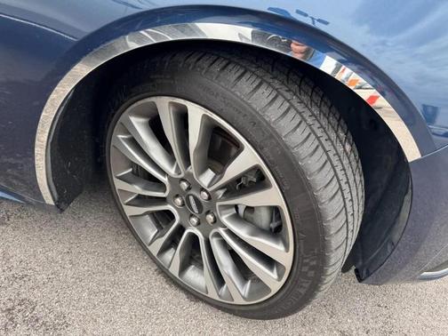 MIDNIGHT SAPPHIRE BLUE MET 2017 Lincoln Continental Reserve