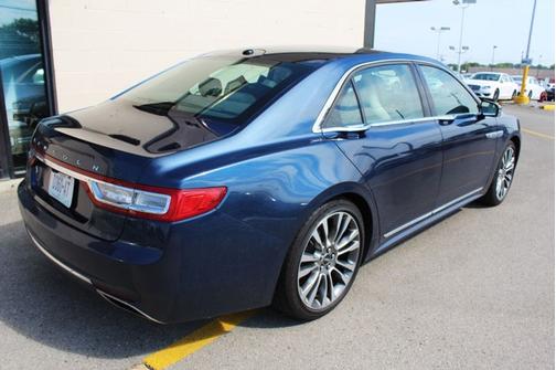 MIDNIGHT SAPPHIRE BLUE MET 2017 Lincoln Continental Reserve