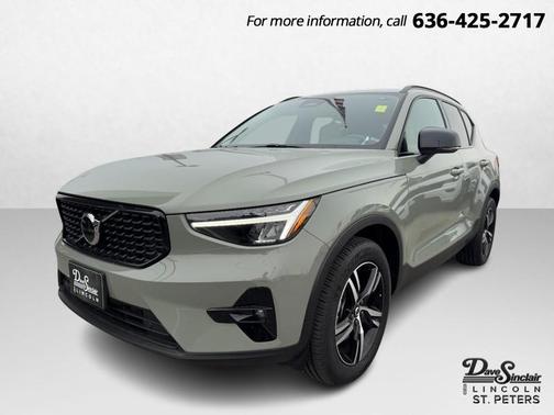 2023 Volvo XC40 B5 Plus Dark Theme