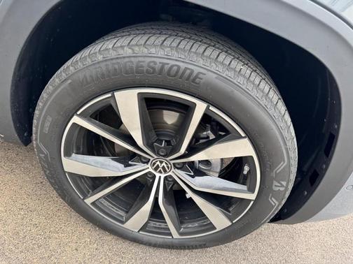 2025 Volkswagen Atlas 2.0T SEL Premium R-Line 4MOTION