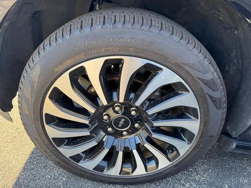 2022 Lincoln Navigator Black Label