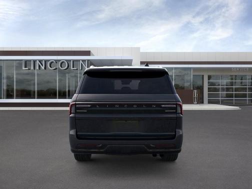 INFINITE BLACK MET CC 2026 Lincoln Navigator Reserve