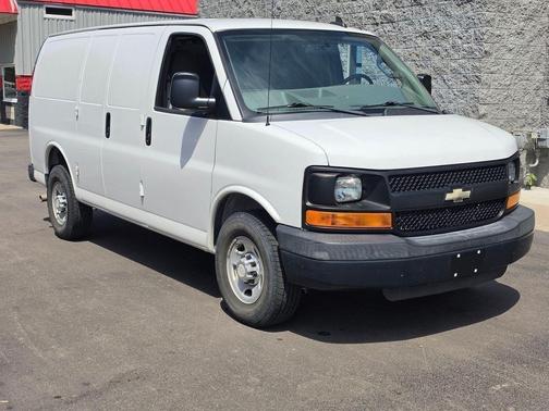 Summit White 2016 Chevrolet Express 2500 Work Van