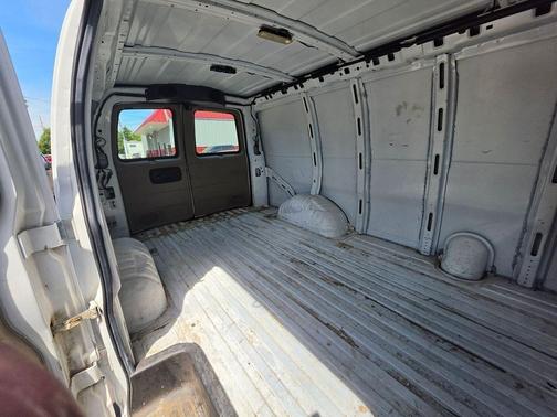 Summit White 2016 Chevrolet Express 2500 Work Van