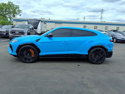 Blue 2025 Lamborghini Urus SE