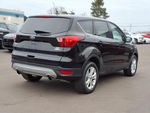 Agate Black Metallic 2019 Ford Escape SE