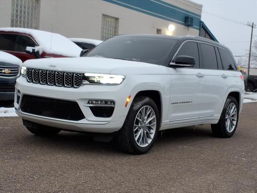 2023 Jeep Grand Cherokee Summit