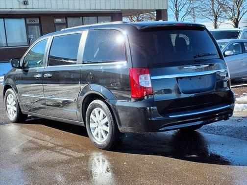 2015 Chrysler Town & Country Touring
