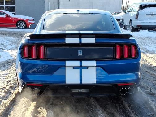 2017 Ford Shelby GT350 Base