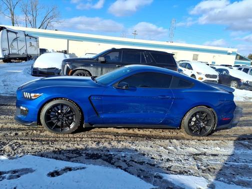 2017 Ford Shelby GT350 Base