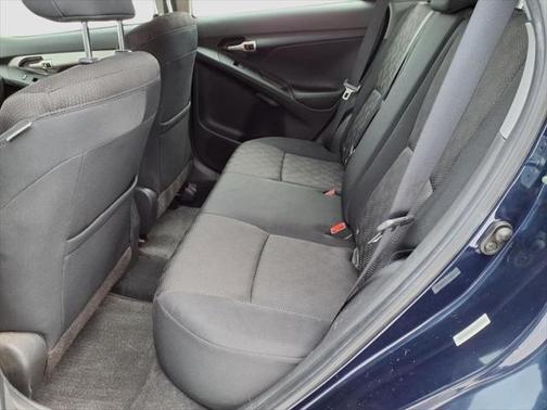 2010 Pontiac Vibe Base