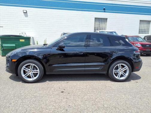 2022 Porsche Macan Base