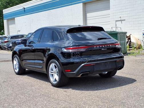 2022 Porsche Macan Base