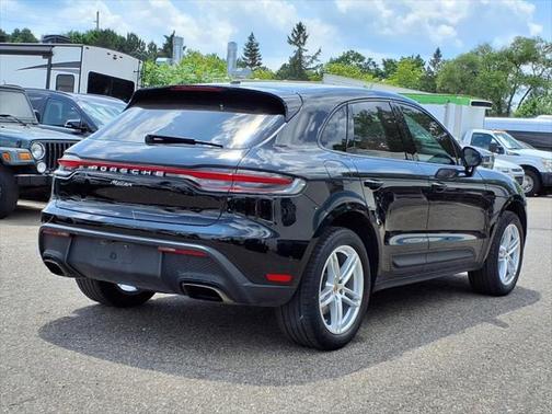 2022 Porsche Macan Base
