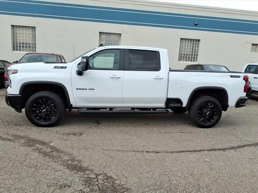 2025 Chevrolet Silverado 3500 LT