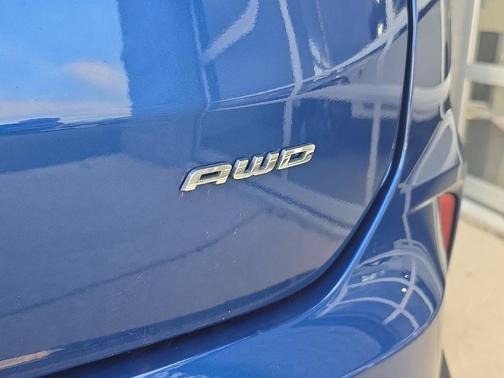 Blue Metallic 2022 Ford Edge SEL