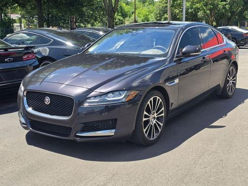 Ammonite Gray Metallic 2016 Jaguar XF 35t Prestige
