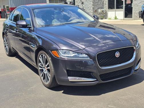 Ammonite Gray Metallic 2016 Jaguar XF 35t Prestige