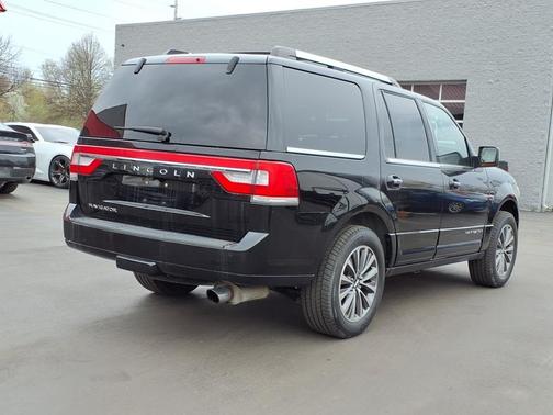 2017 Lincoln Navigator Select